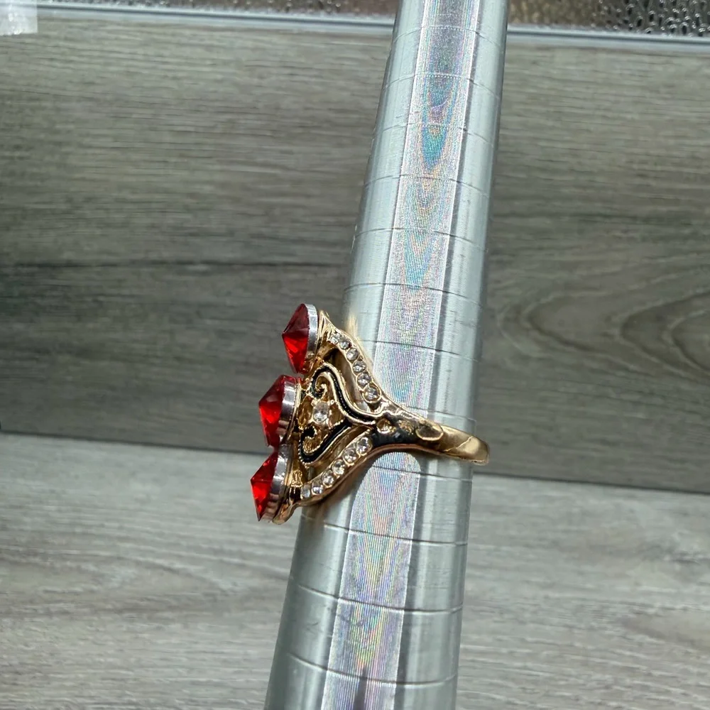 Elegant Red and Gold Tone‎ Women's Ring